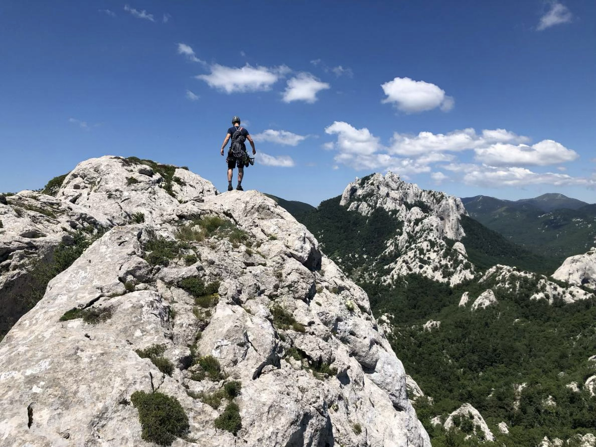 Jura on top