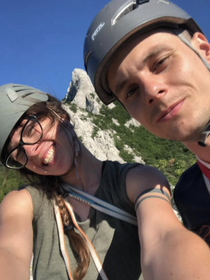 Martin i Sandra rade na tenu, a usput i penju