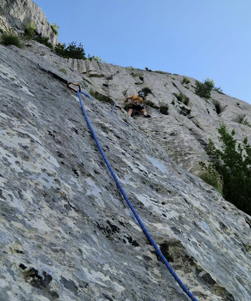 Radijatori, prečke, pukotine, ploče u Velebit expressu