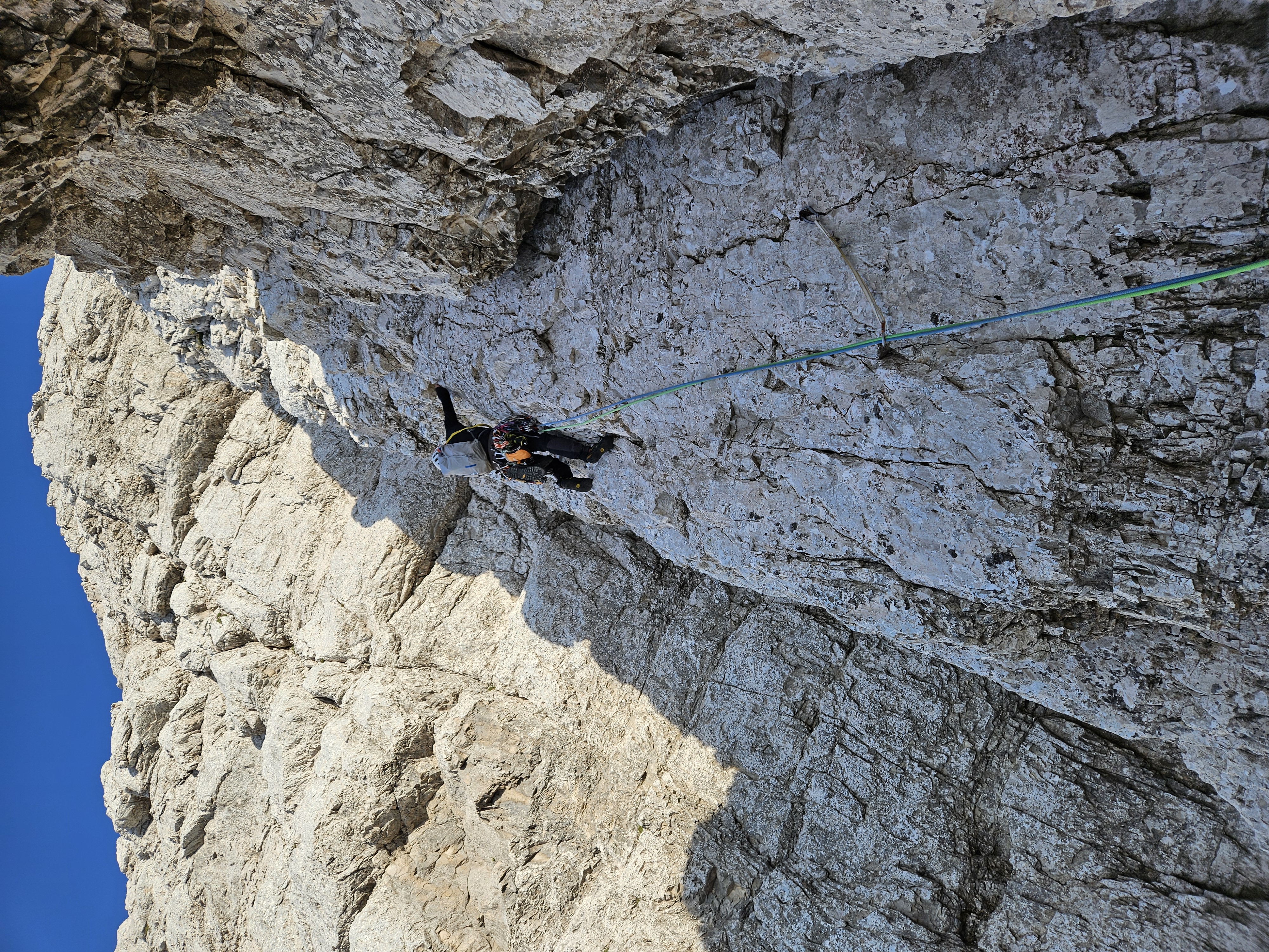 Alpinist na stijeni